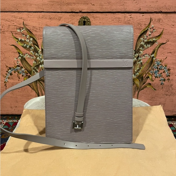 Louis Vuitton Lilac Epi Leather Ramatuelle Bag - Picture 3 of 16